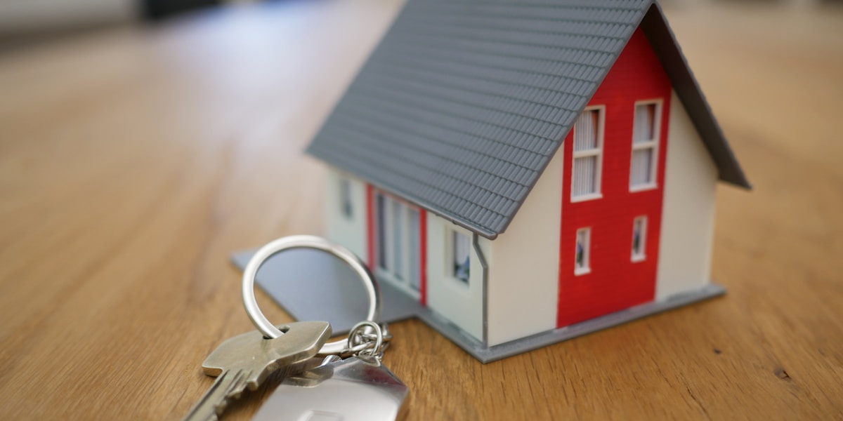 Voice-to-Text for Real Estate Agents: Close More Deals While Driving Between Showings